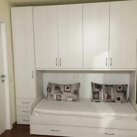 Vicolovolta16 Apartment *